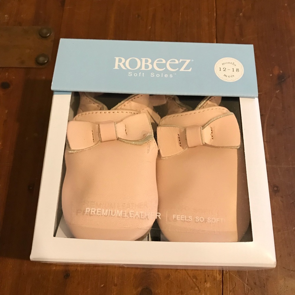 Robeez Maggie Moccasins NWT